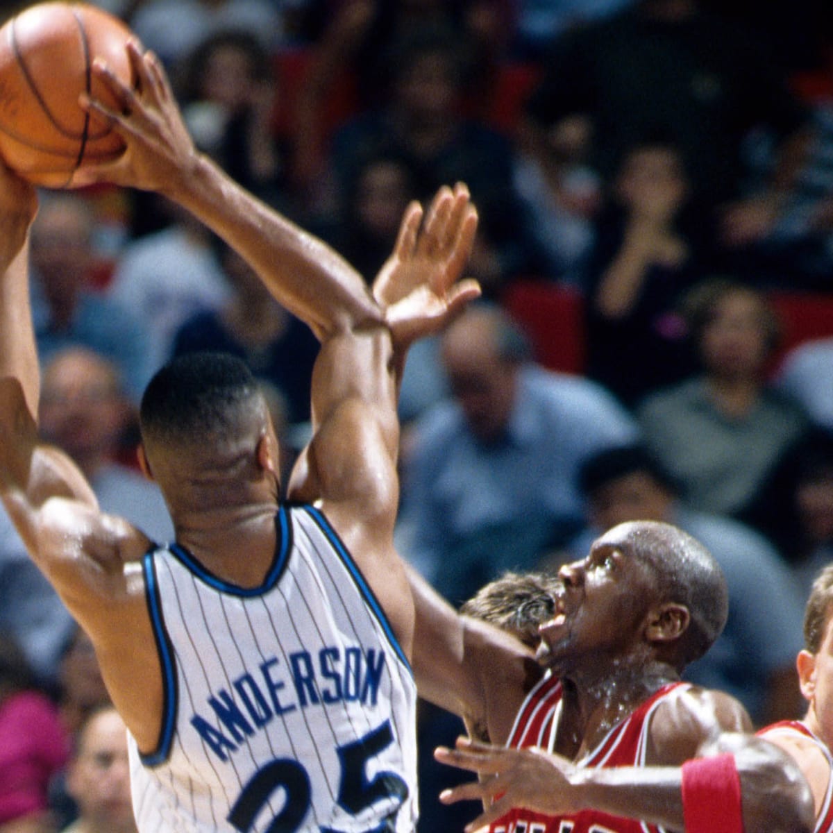 Celebrate Chicago Bulls 72-10 Season with Michael Jordan's 1996 Finals  Jersey 