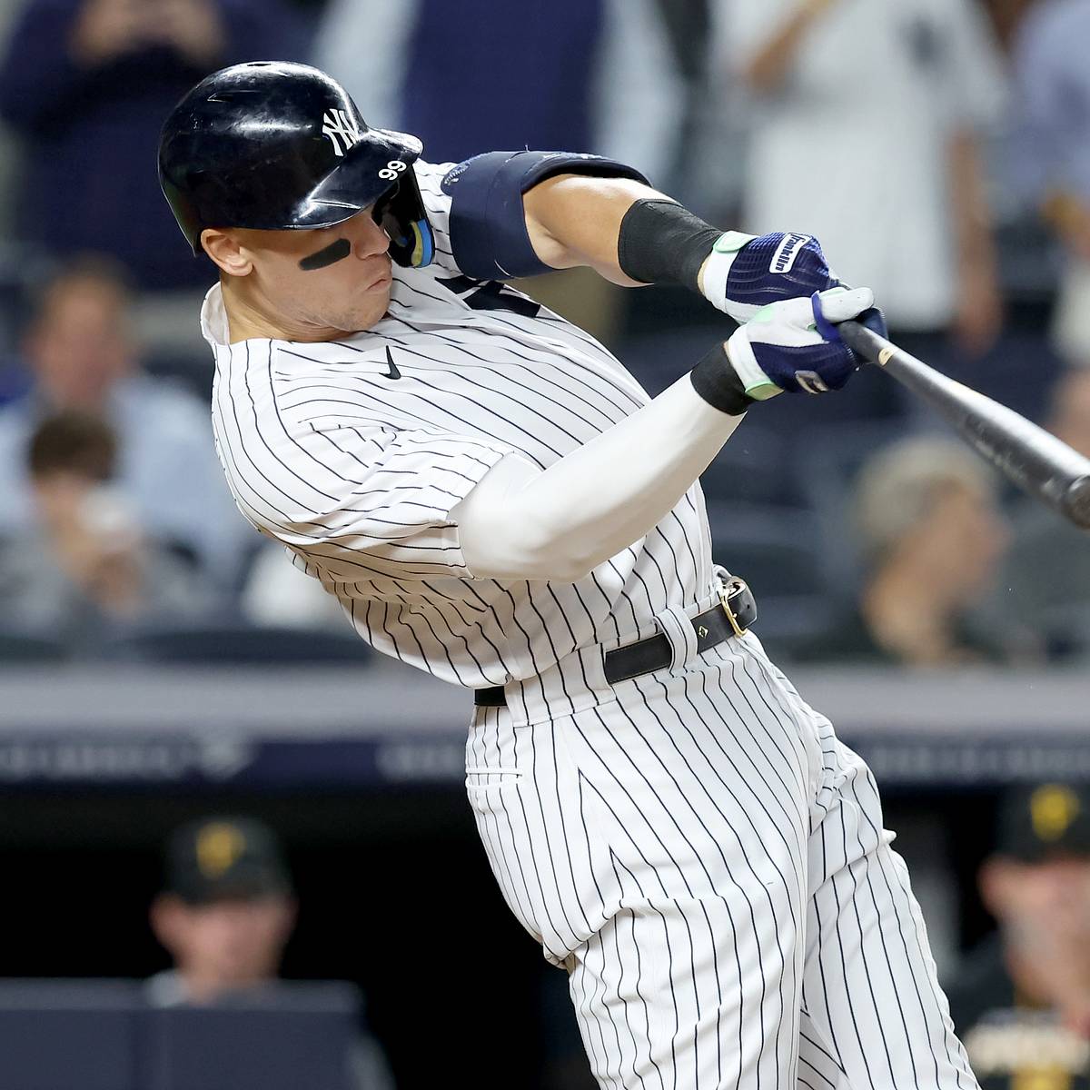 Aaron Judge's Record-Breaking Home Run Ball Headed for Auction - Sports  Illustrated Texas Rangers News, Analysis and More