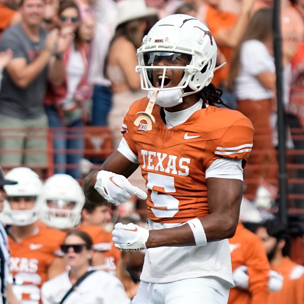 Texas Longhorns WR Adonai Mitchell Has Career-Best Game, Talks Support of  Maalik Murphy: 'It's Not Easy' - Sports Illustrated Texas Longhorns News,  Analysis and More