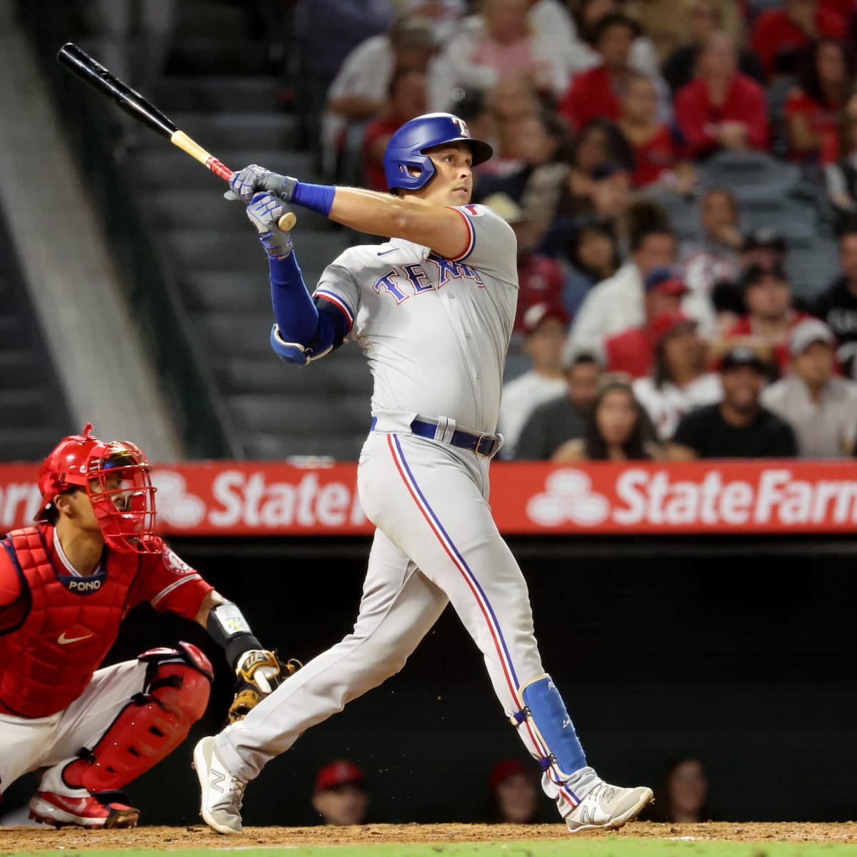 Texas Rangers 1B Nathaniel Lowe Proud to Hit .300, Says Average Matters -  Sports Illustrated Texas Rangers News, Analysis and More