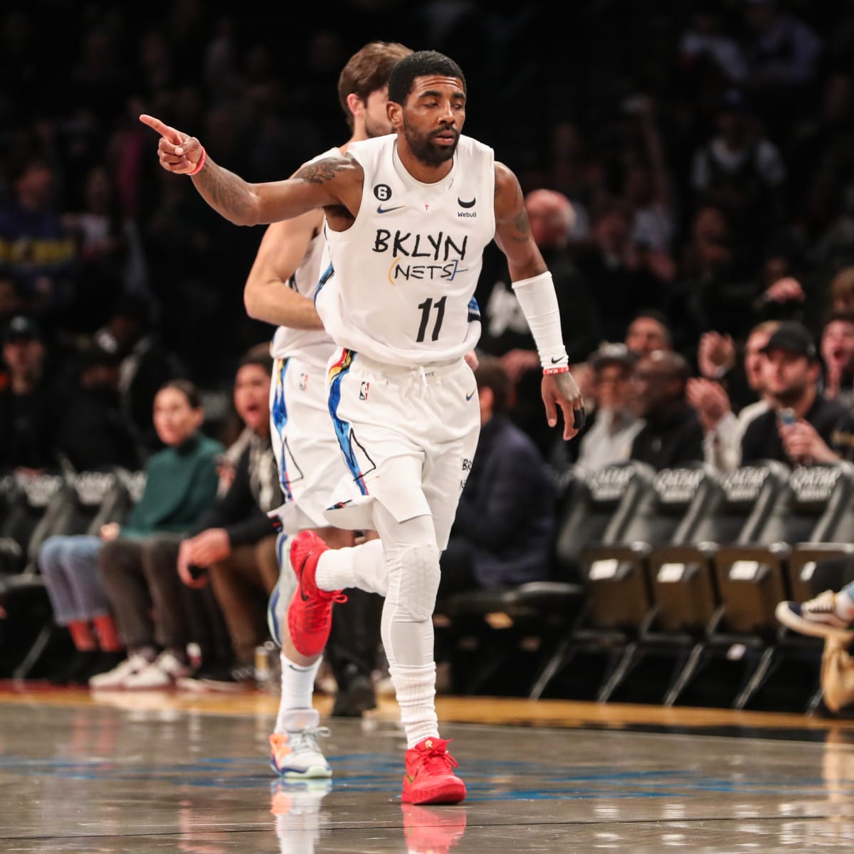 Kyrie Irving Wears Nike Shoes in First Game Back - Sports Illustrated  FanNation Kicks News, Analysis and More