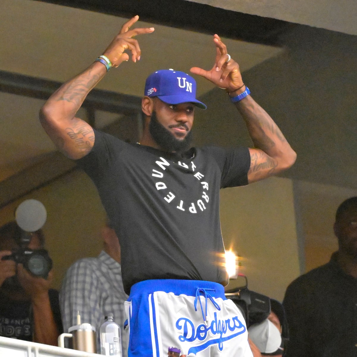 Kobe Bryant Los Angeles Dodgers hat signature shirt