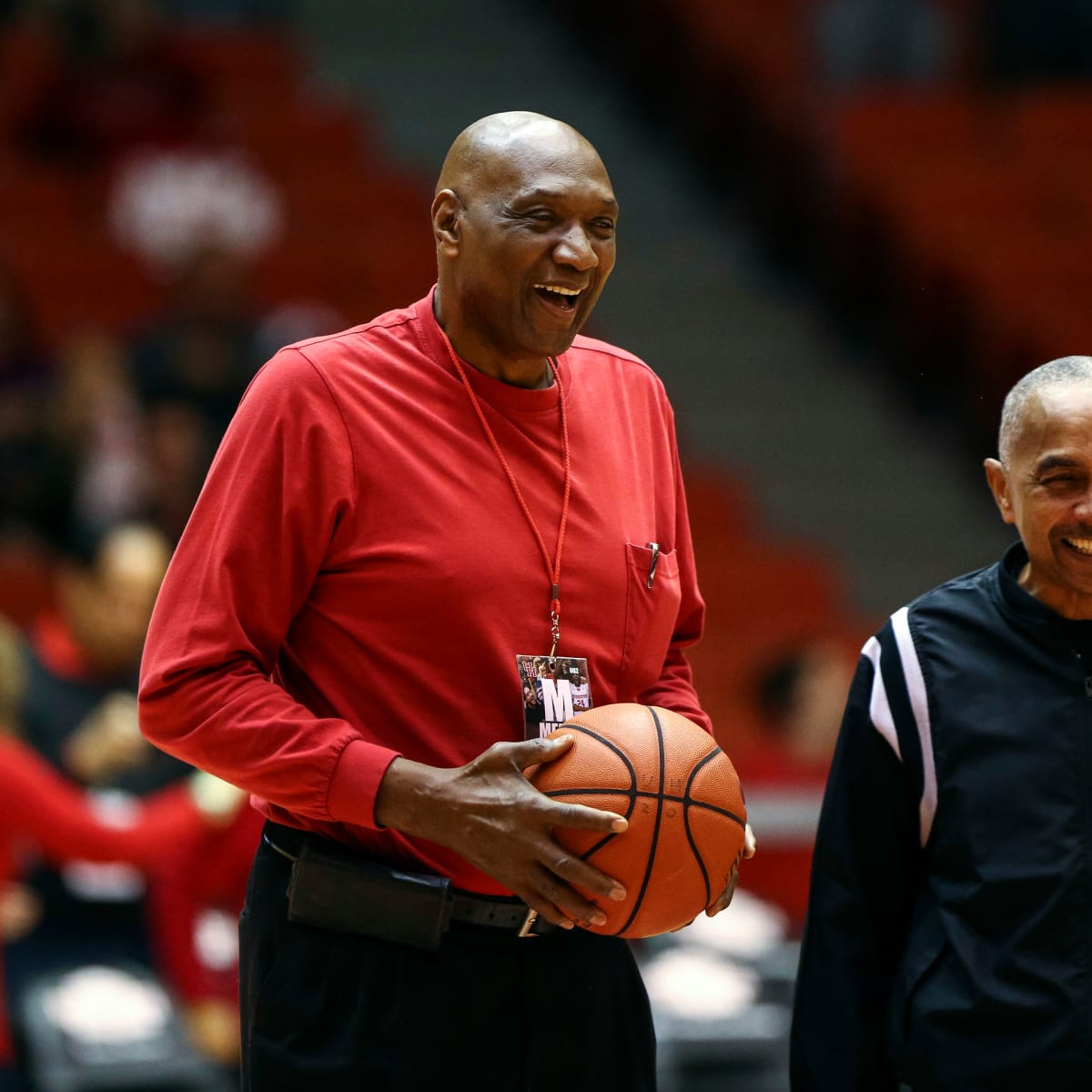 It's An Honor': Houston Rockets Retire Elvin Hayes No. 44 Jersey Friday  Night - Sports Illustrated Houston Rockets News, Analysis and More
