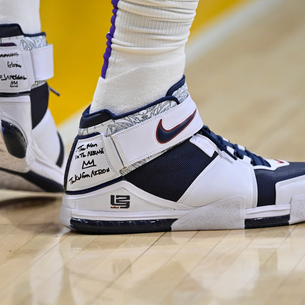Lebron James Wears Retro Sneakers In Lakers' Game 6 Victory - Sports  Illustrated Fannation Kicks News, Analysis And More