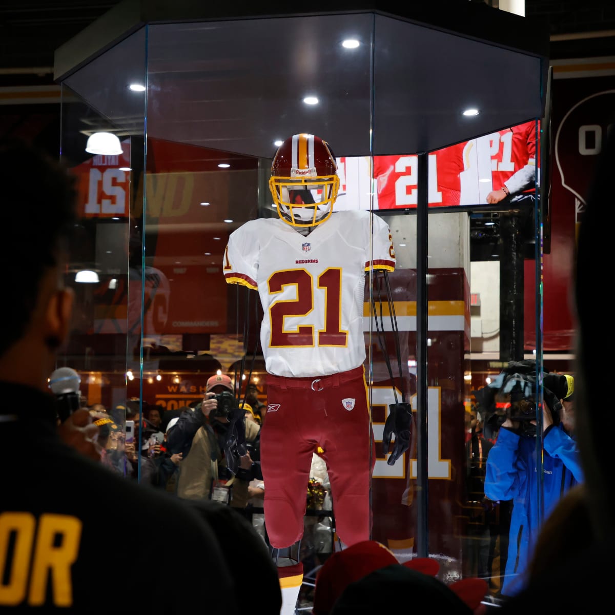 It Was Beautiful': Sean Taylor's Daughter Comments on Father's Washington  Commanders Memorial - Sports Illustrated Washington Football News, Analysis  and More