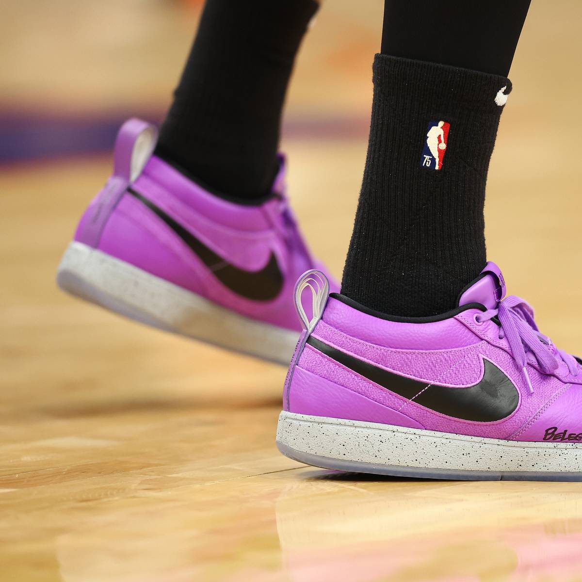 devin booker purple shoes 2021