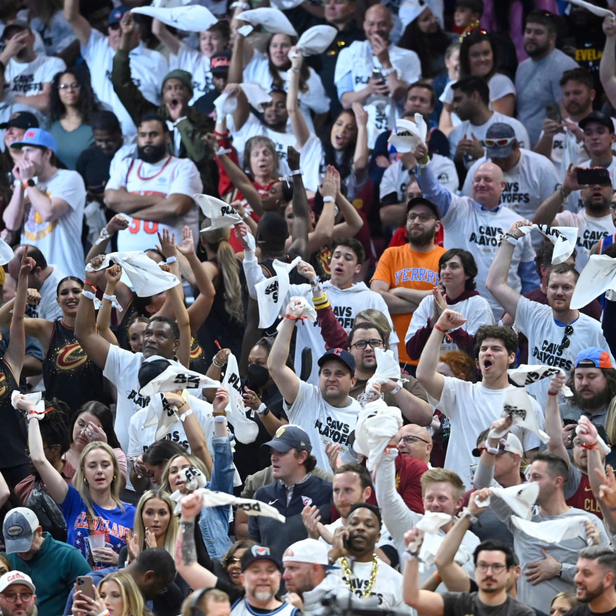 Cavaliers fantastically rickroll Cleveland fans in '80s-themed intro video