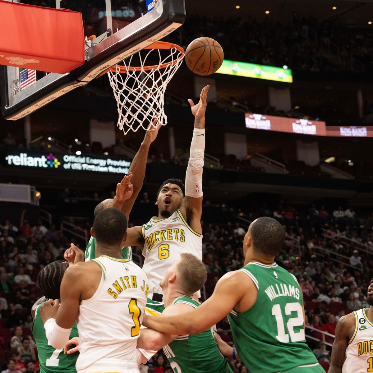 Knicks overcome 24-point deficit, beat Celtics with buzzer-beater