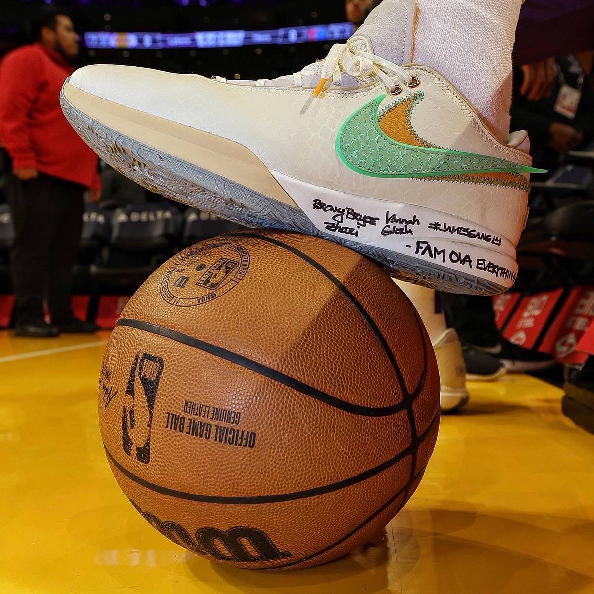 LeBron James Wears Nike LeBron 20 in 'Florida A\u0026M' Colorway - Sports  Illustrated FanNation Kicks News, Analysis and More