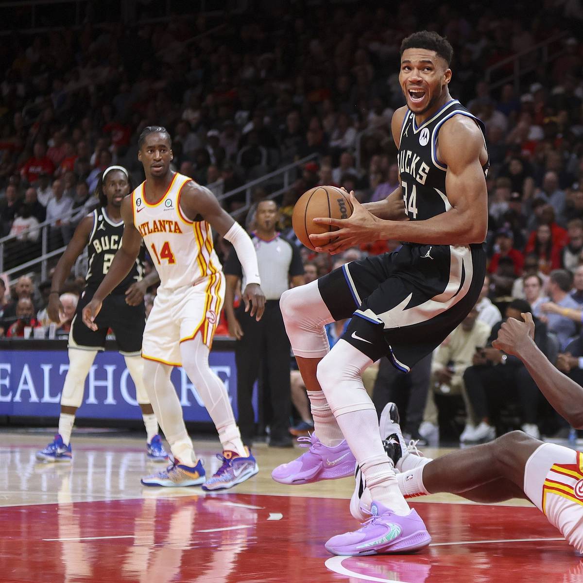 The 3 biggest takeaways from the Milwaukee Bucks' first loss of the season  - Sports Illustrated Milwaukee Bucks News, Analysis and More