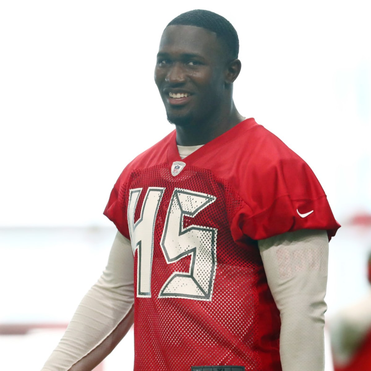 Bucs rookie linebacker Devin White out with knee injury