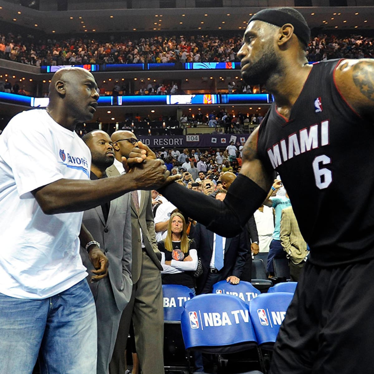 Michael Jordan vs LeBron James: What Does Being The GOAT Mean? – The  Foreword