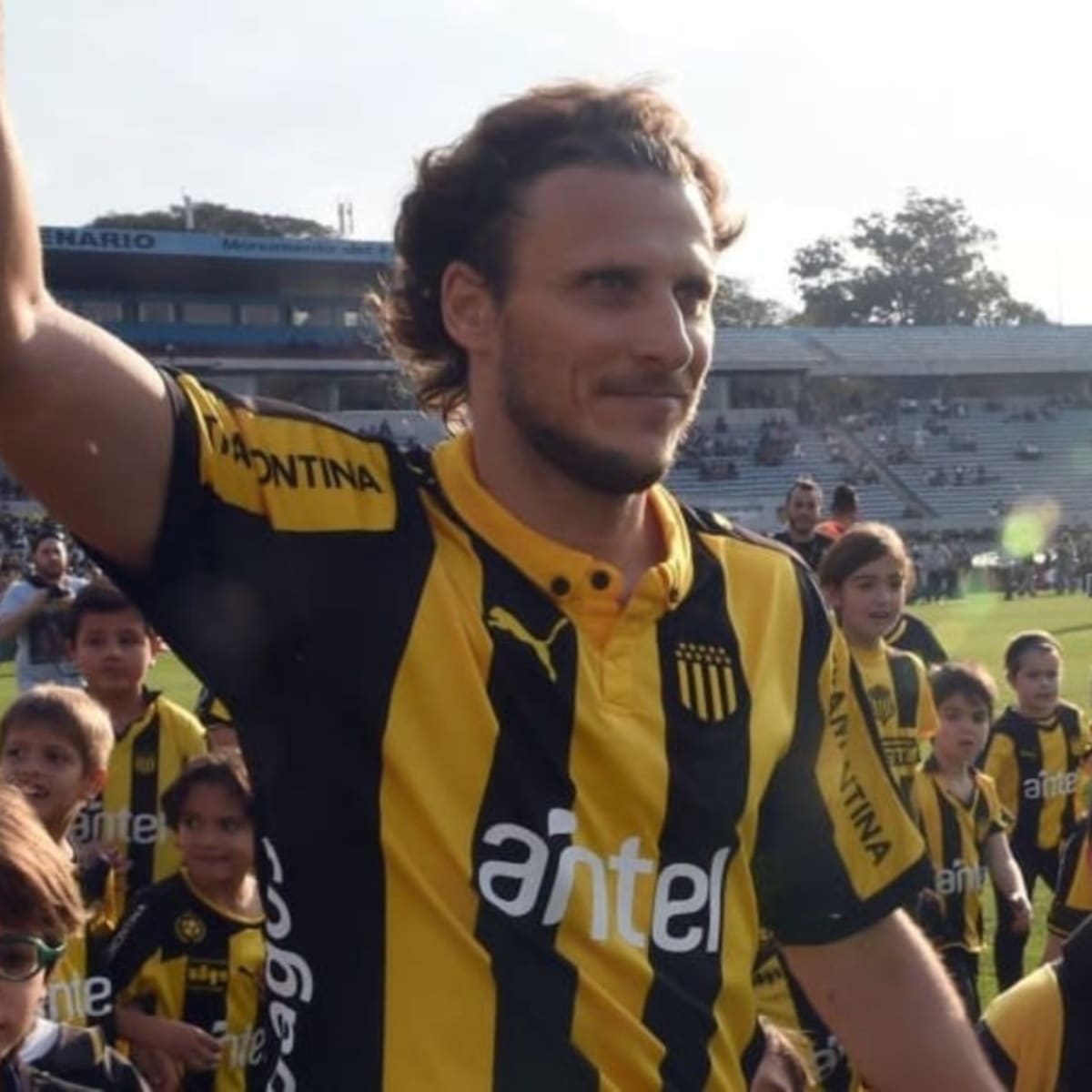 Diego Forlan comes out of retirement at 42 in Uruguay - Football España