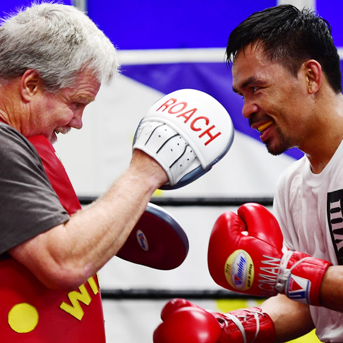 Manny Pacquiao reinvents himself ahead of Keith Thurman pic