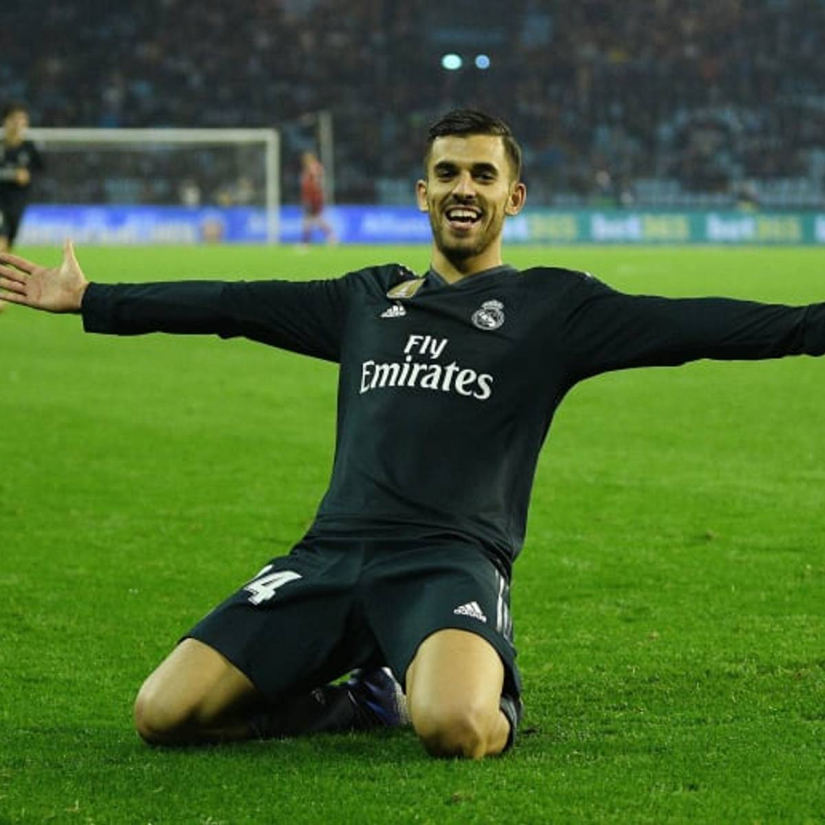 Arsenal Set to Pay Entirety of Dani Ceballos' Salary as Zinedine Zidane  Gives Approval for Loan Move - Sports Illustrated