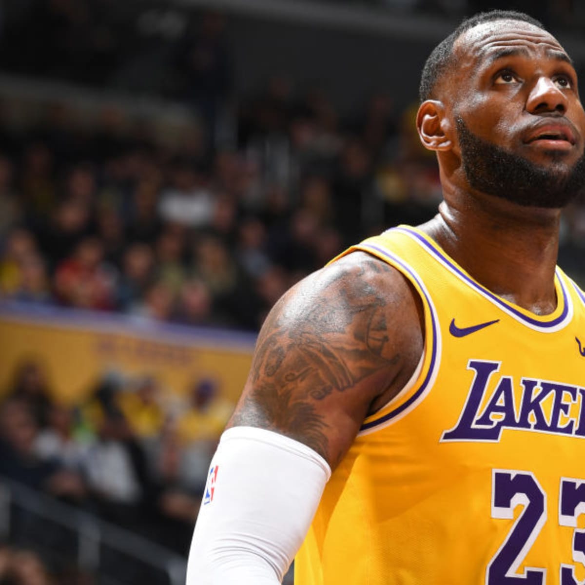 lebron passes jordan