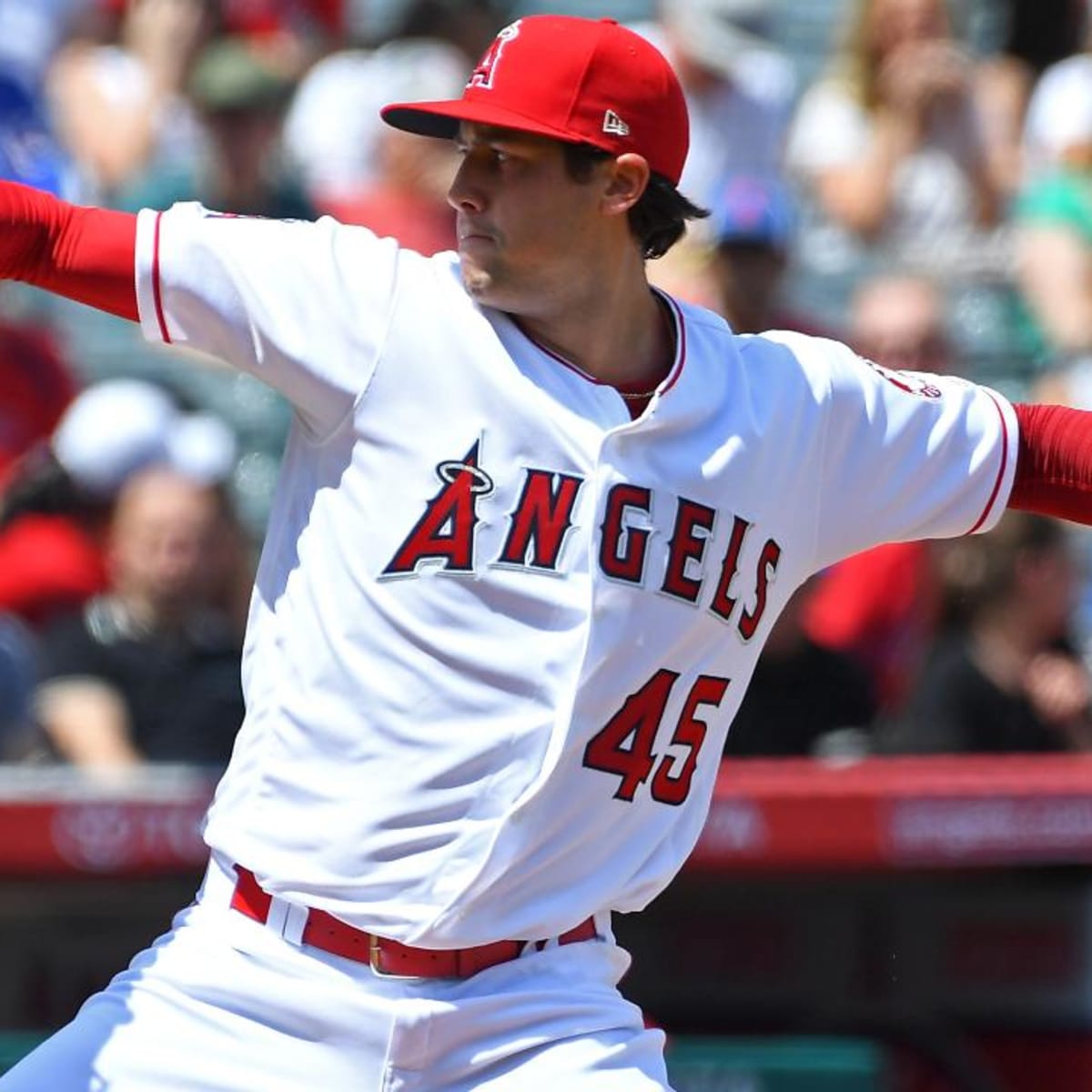 Angels pitcher Tyler Skaggs dead at 27; found in hotel room