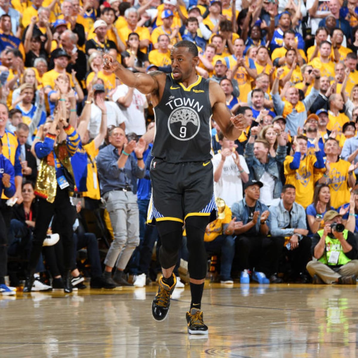 Warriors to retire Andre Iguodala's No. 9 jersey after Grizzlies trade -  Sports Illustrated