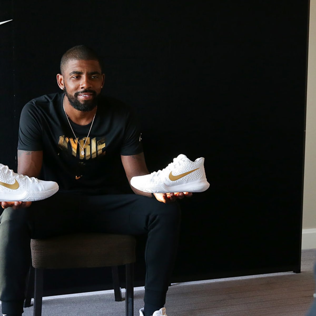 kyrie irving latest shoes 2016