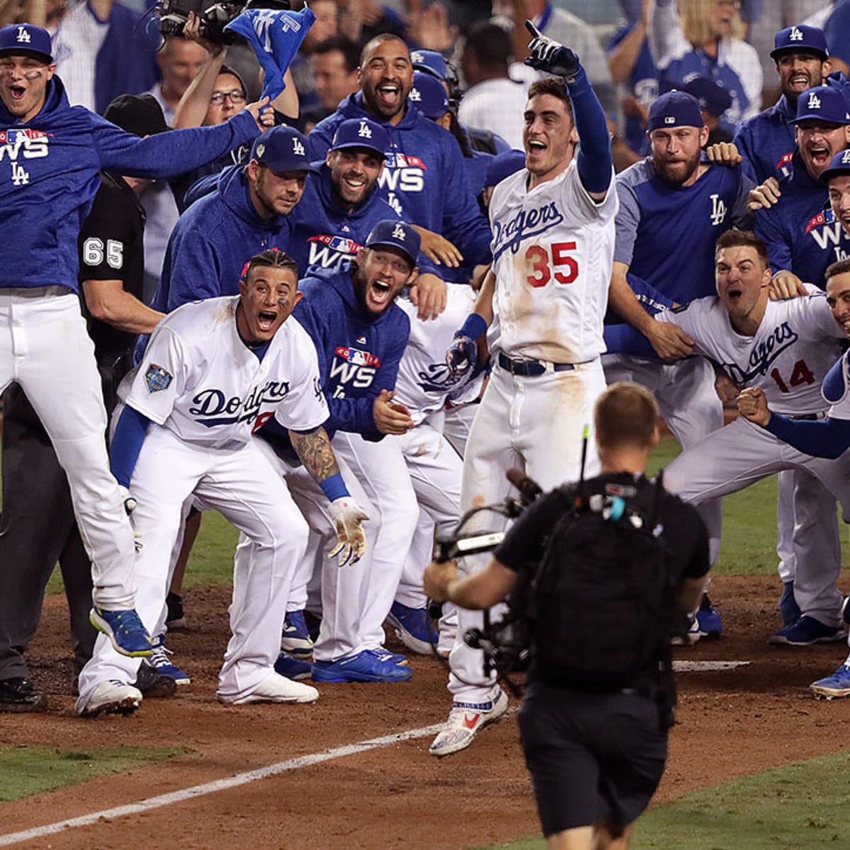 World Series Game 3: Dodgers outlast Red Sox in 18-inning marathon