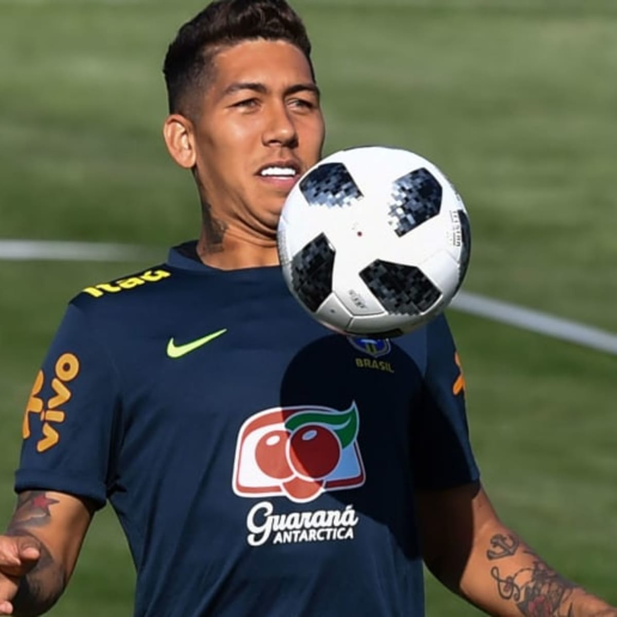 WATCH: Liverpool Star Roberto Firmino Displays His Skills in Awesome  'No-Look Challenge' Video - Sports Illustrated