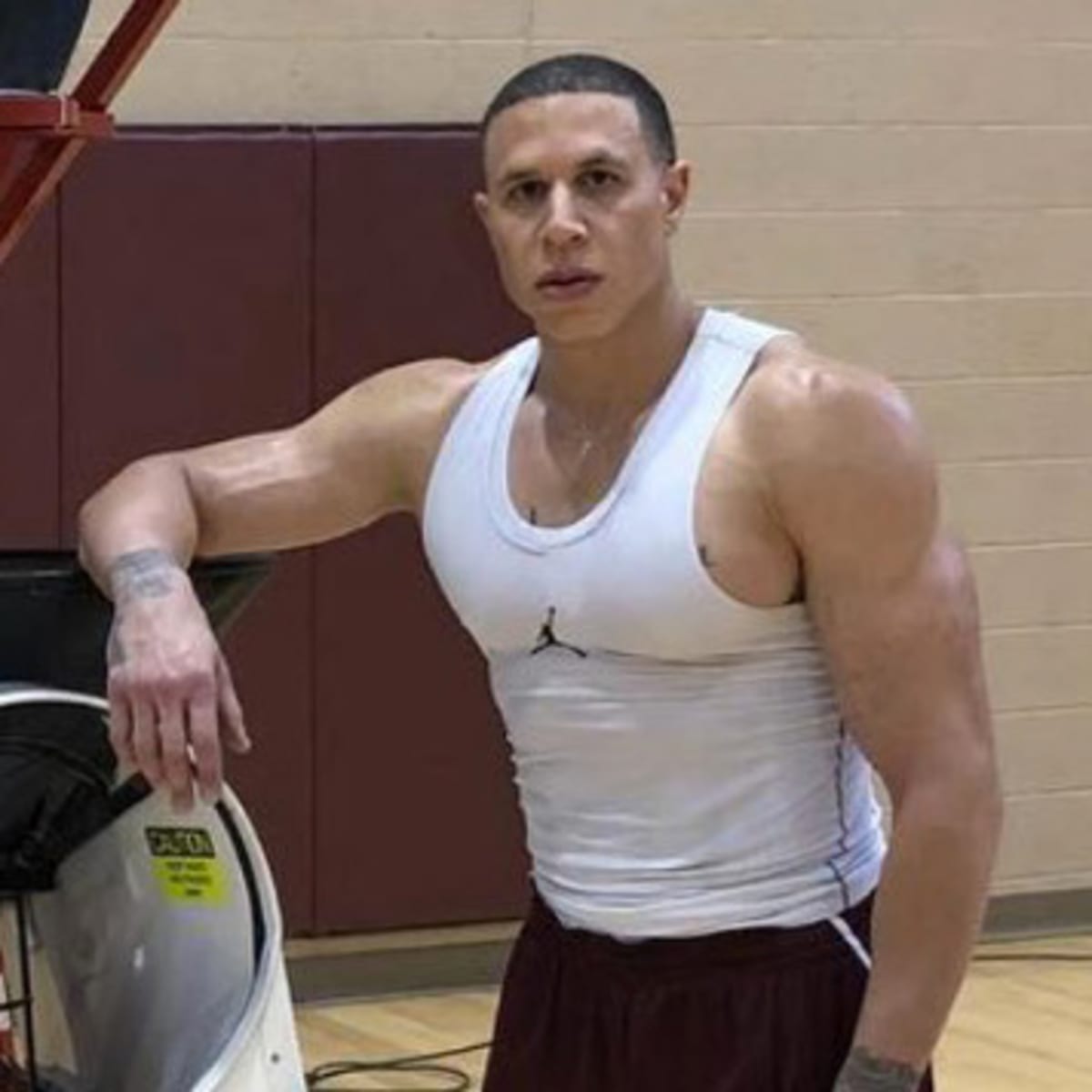 Mike Bibby now looks jacked: Photo of ex-NBA guard - Sports Illustrated