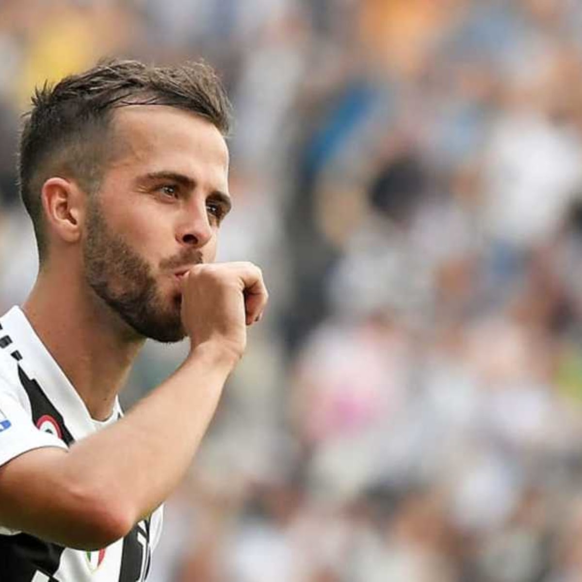 Chelsea Preparing To Go Head To Head With Barcelona In Pursuit Of Juventus Miralem Pjanic Sports Illustrated