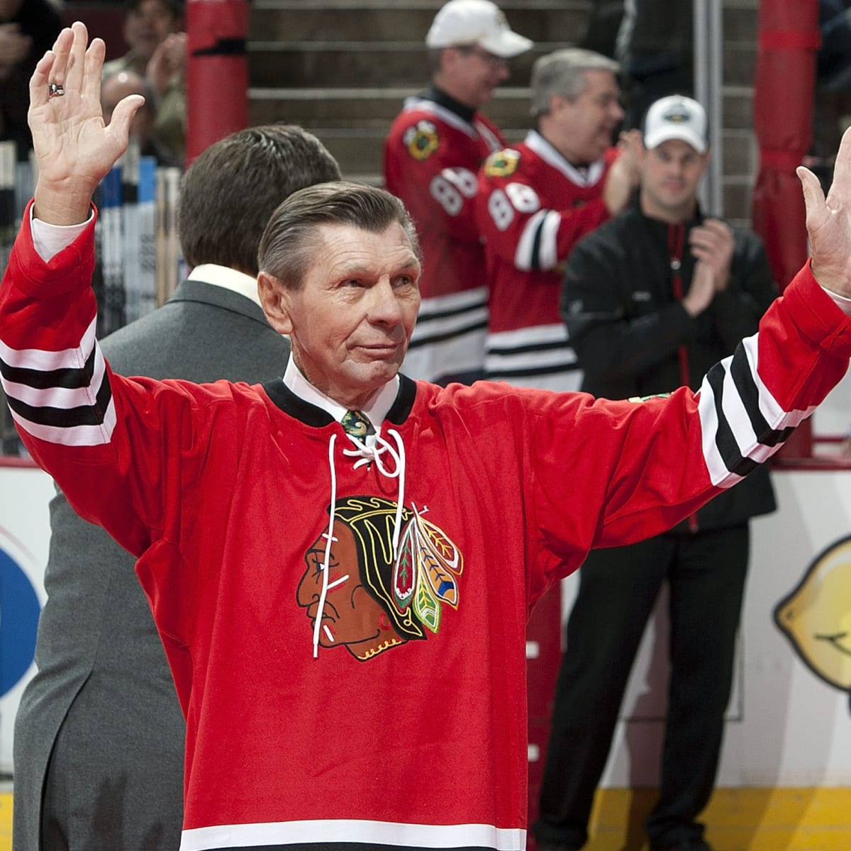 Stan Mikita, 78, Dies; Hockey Hall of Famer Lifted Blackhawks - The New  York Times