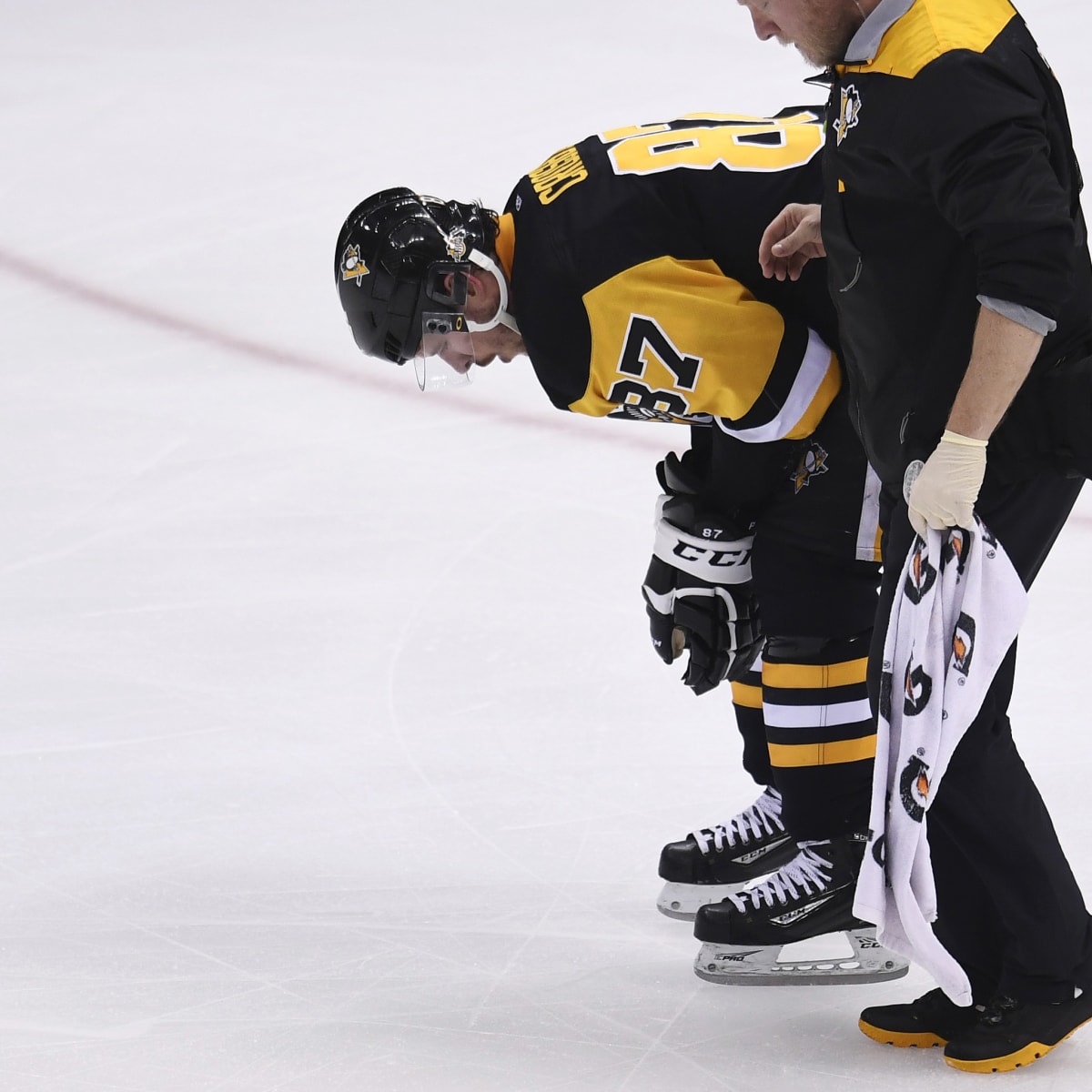 Penguins' Sidney Crosby Receives First Game Misconduct of Career in Loss to  Kings - Sports Illustrated