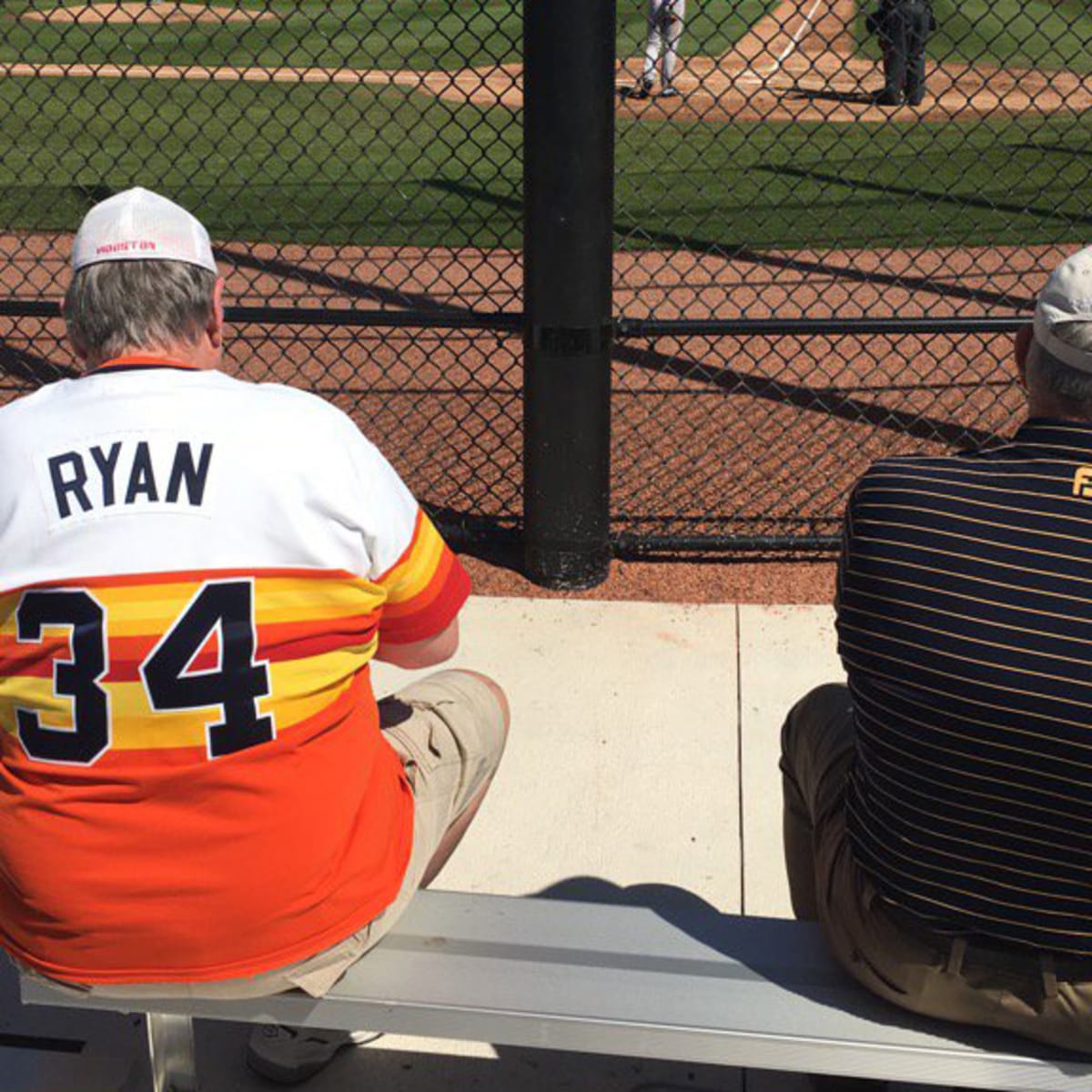 Nolan Ryan fan unaware he's sitting next to Astros great - Sports