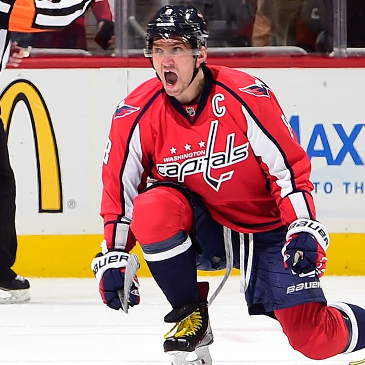 Alex Ovechkin tallies 1,000th point after scoring in game's first minute!