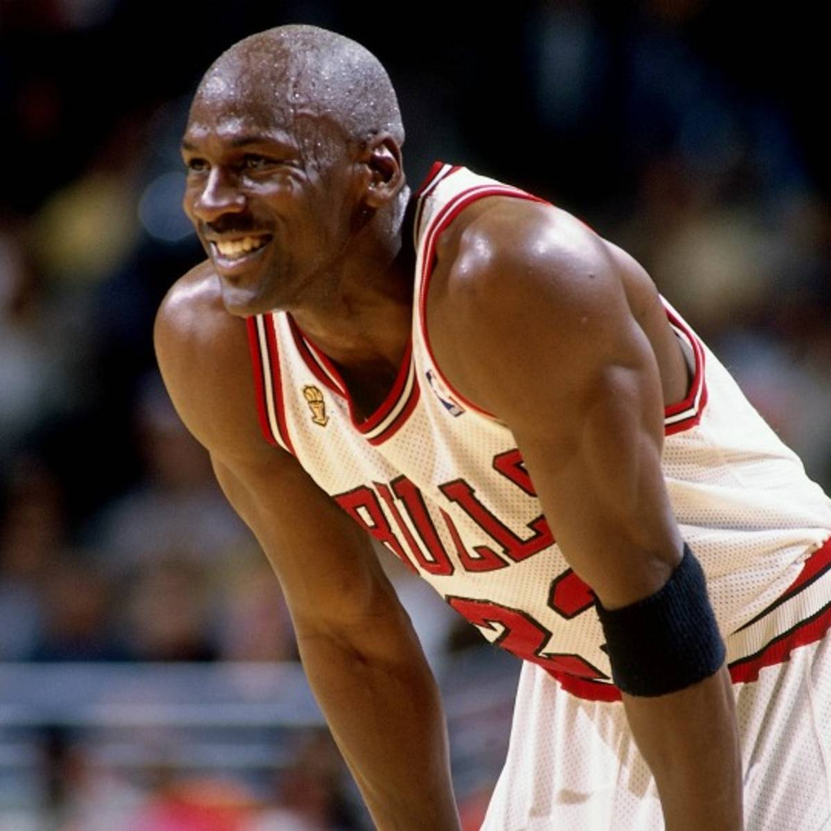 Man plays pickup ball in a full Michael Jordan uniform - Sports Illustrated