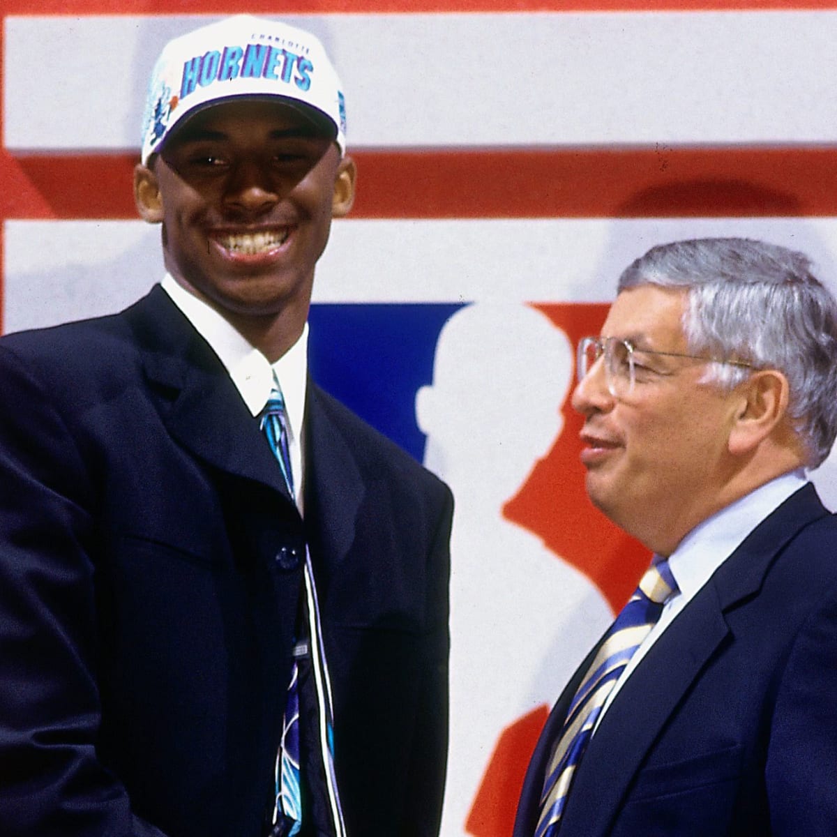 The 1996 NBA draft class had the best rookie photo EVER 