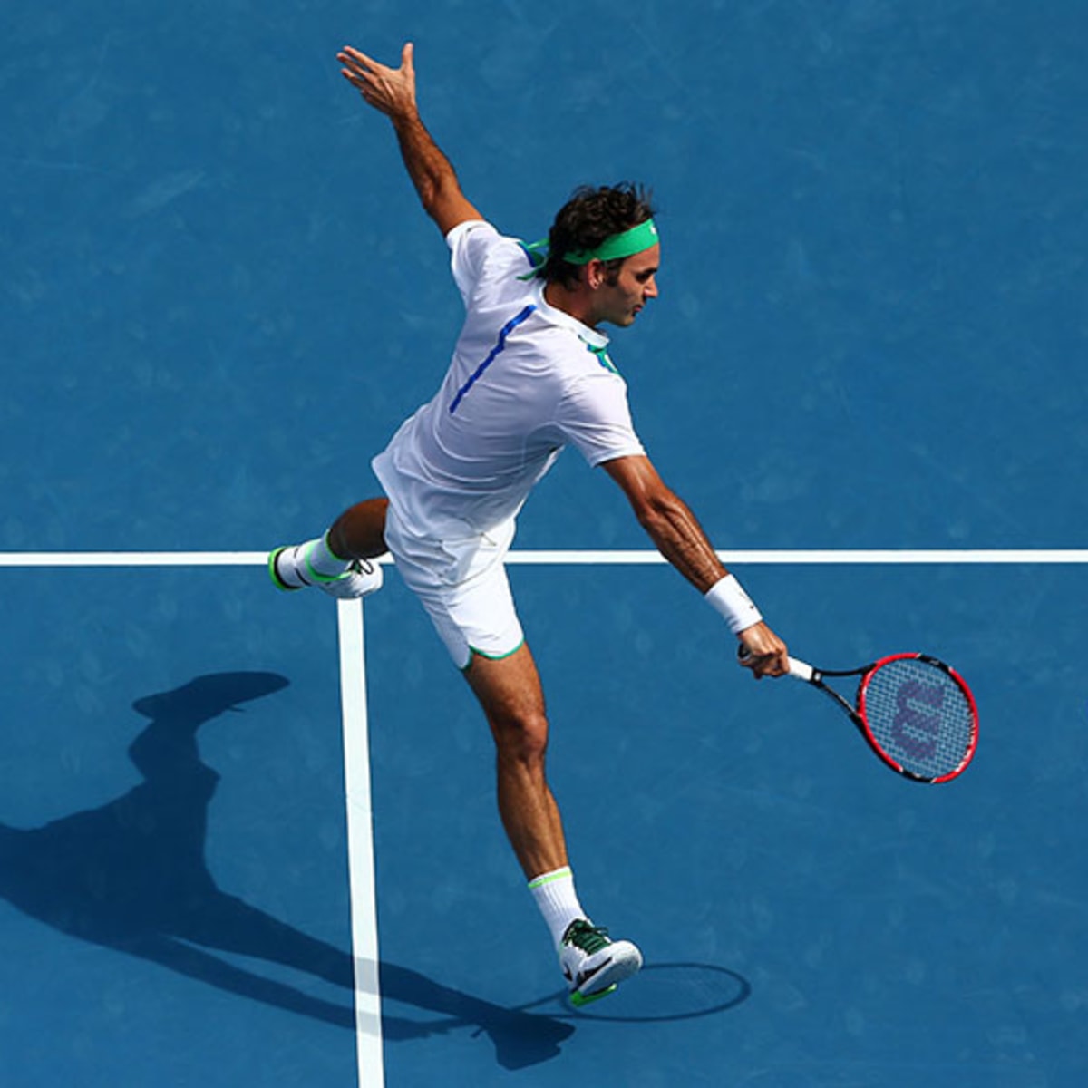 Удар в теннисе 7. Бэкхенд Роджер Федерер. Roger Federer backhand. Backhand shot теннис. Федерер Роджер удар слева.