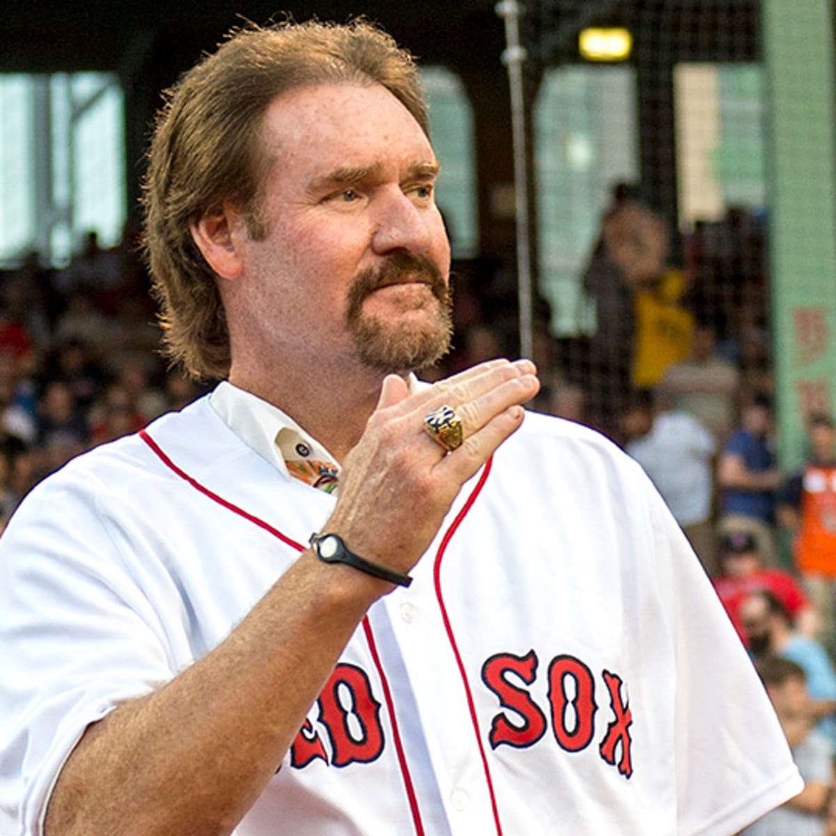 Wade Boggs wears Yankees ring at Red Sox ceremony - Sports Illustrated