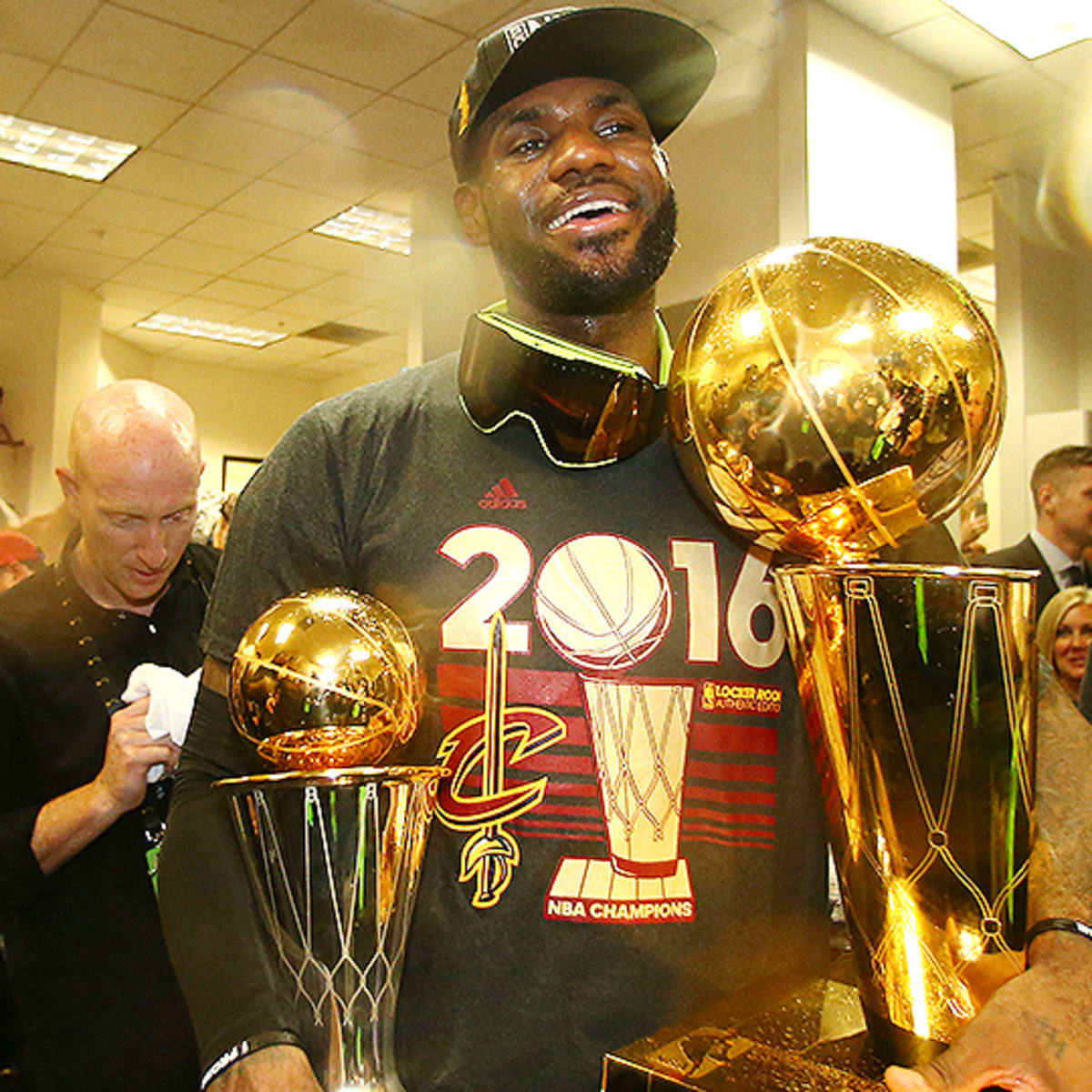 LeBron James crowns himself the GOAT because of his 2016 Finals win over  the Warriors
