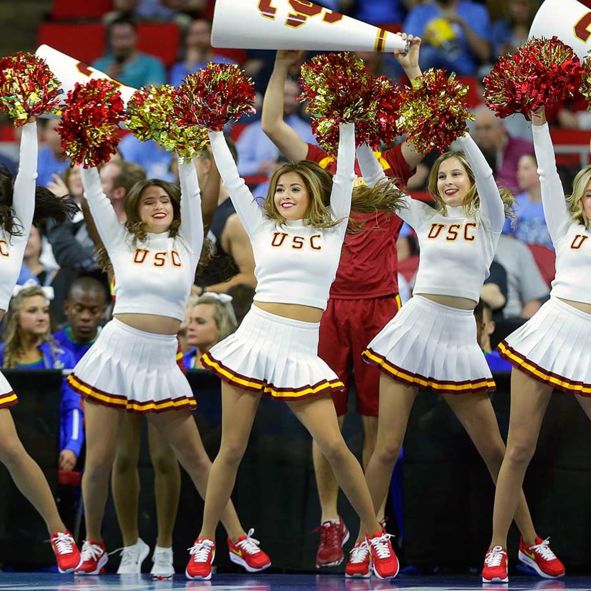 Черлидинг америка. Девушки из группы поддержки. Черлидинг америка. Foxes черлидинг. Кристин элиз чирлидер.
