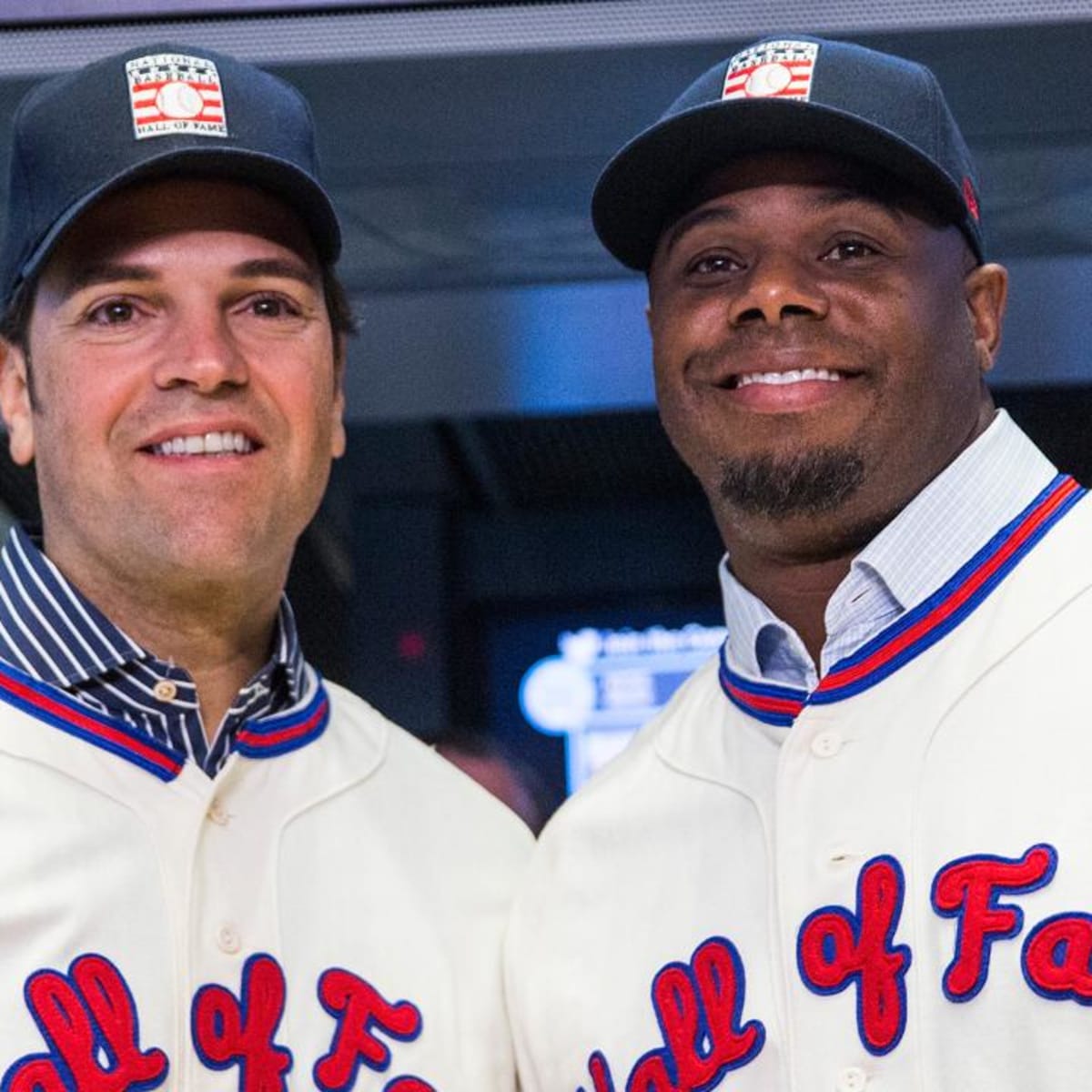 Ken Griffey Jr. and Mike Piazza inducted into Hall of Fame