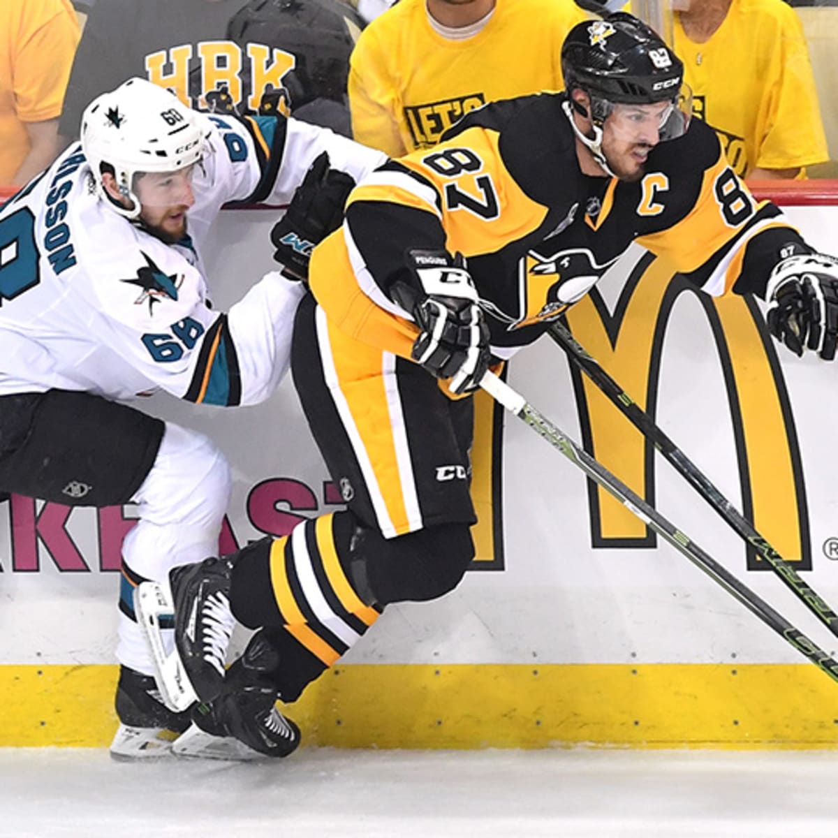 Freeze Frame: Penguins' Evgeni Malkin out of the box and on the board