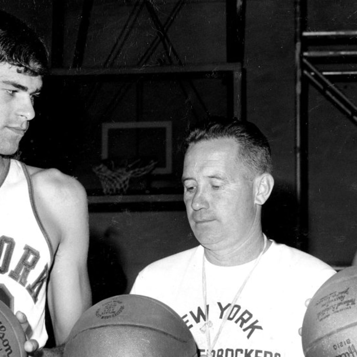 Phil Jackson deflated basketballs back in the '70s – Orlando Sentinel