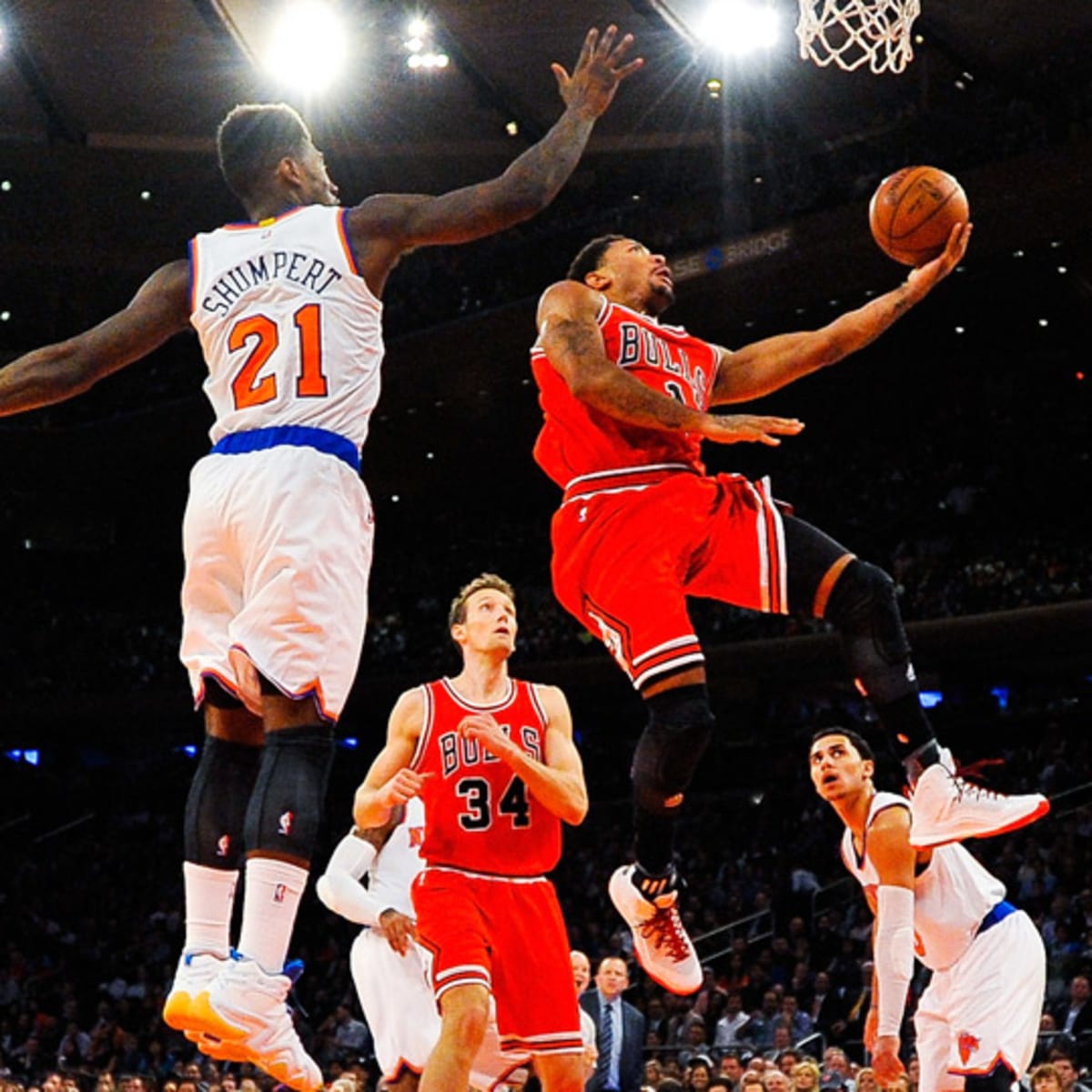 Bulls end Rose era, send him to Knicks