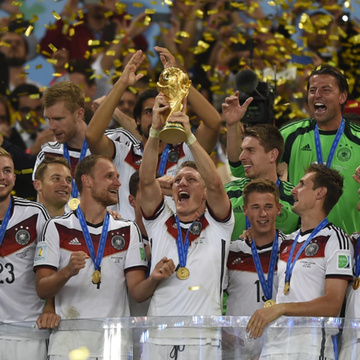 World cup 2014 trophy german player hi-res stock photography and