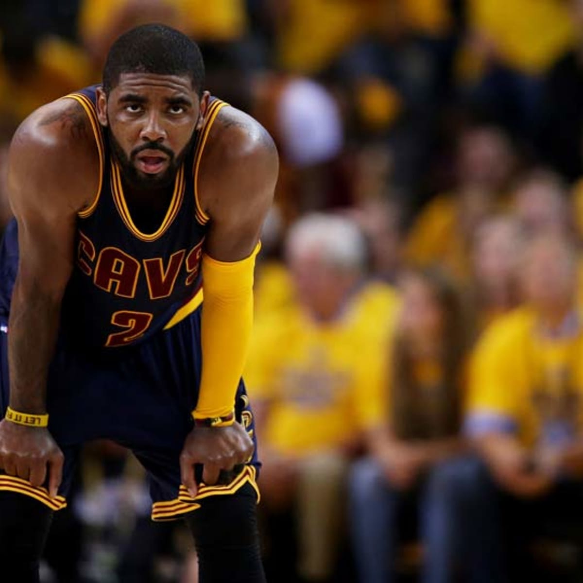 Dave McMenamin on X: Kyrie Irving (and his L knee brace) prior to