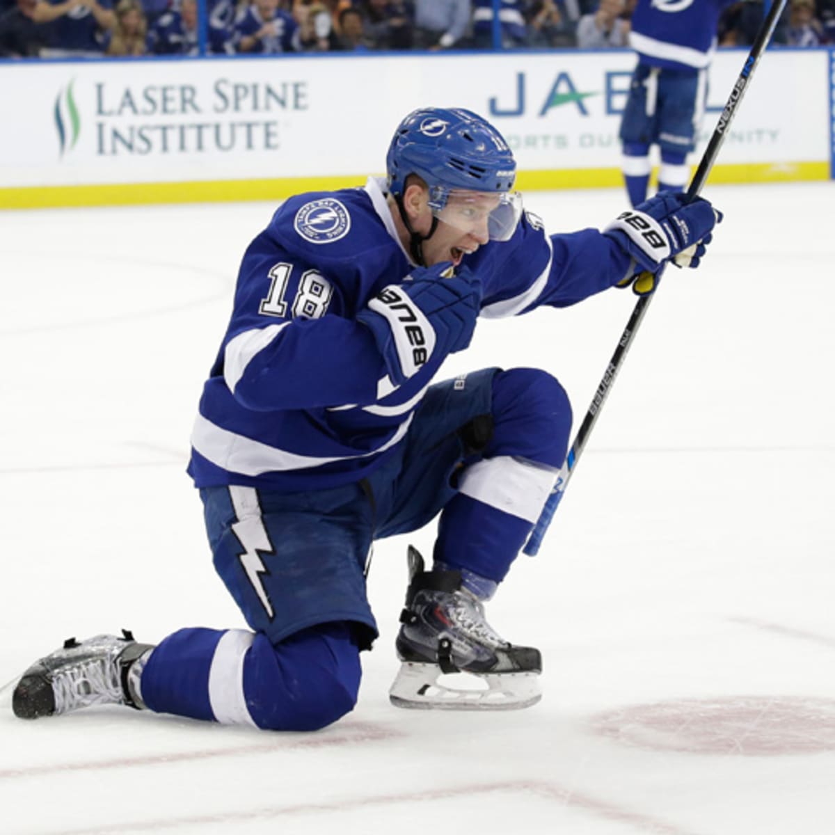 Lightning's Ondrej Palat buries Avalanche in Game 5 with late goal