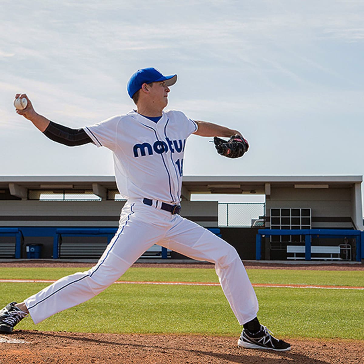 Tech Talk Mlb Pitchers Using Mthrow Sleeve To Monitor Ucl Workload Sports Illustrated