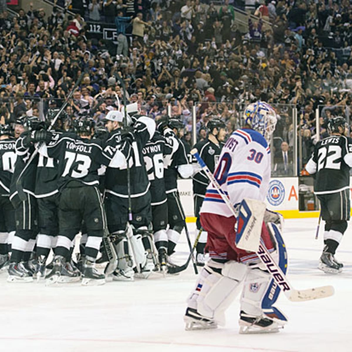 Henrik Lundqvist helps Rangers to Winter Classic win - Sports Illustrated