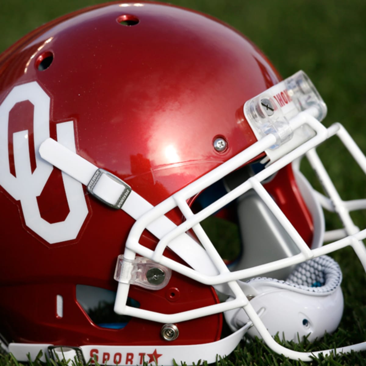 Former Oklahoma Coach Cale Gundy Issues Statement on Incident That Led to  His Resignation - Sports Illustrated