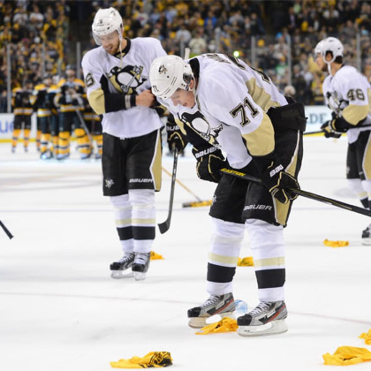 Evgeni Malkin of the Pittsburgh Penguins unveils the Penguins 2011 News  Photo - Getty Images