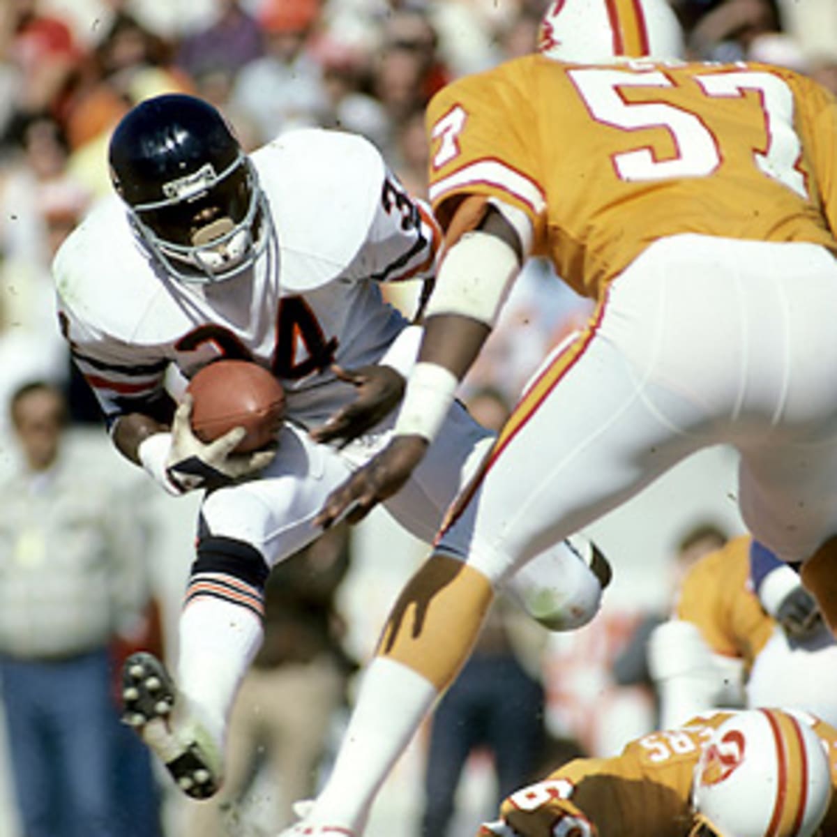 Walter Payton had Jim Brown's NFL rushing record in sight - Sports  Illustrated Vault