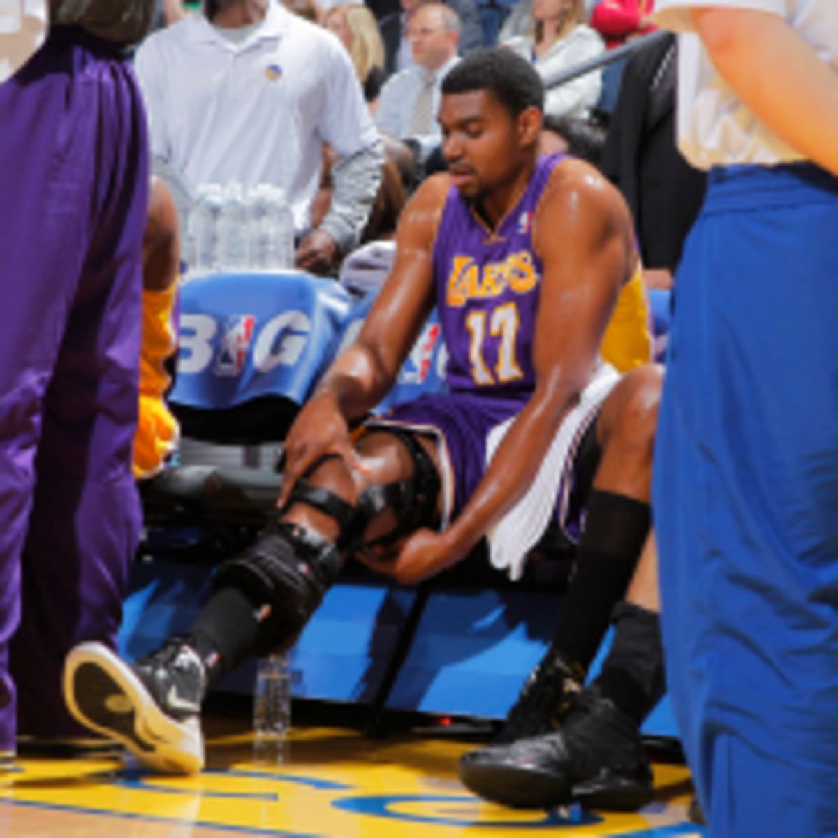 The Basketball Machine: Andrew Bynum braided his Fro' and it looks